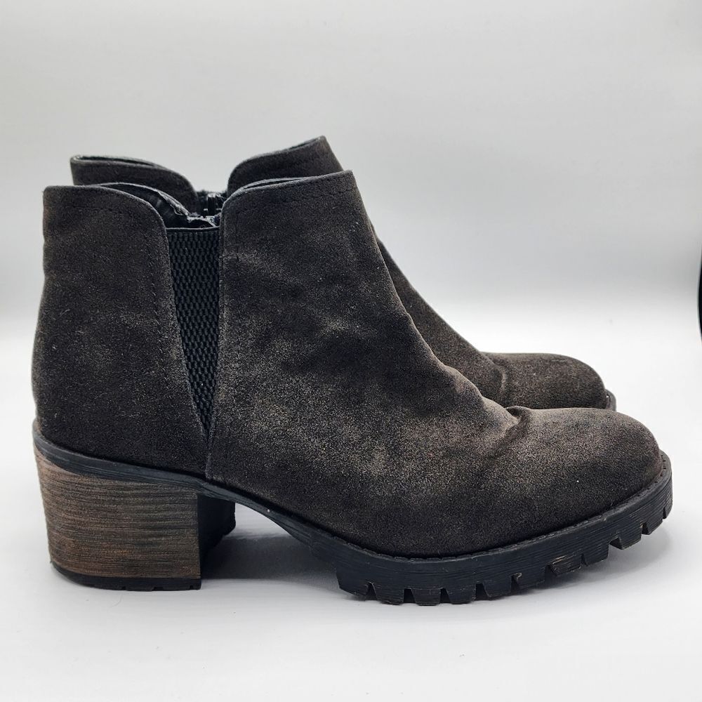 Bullboxer B52 chunky suede lugsole ankle boots